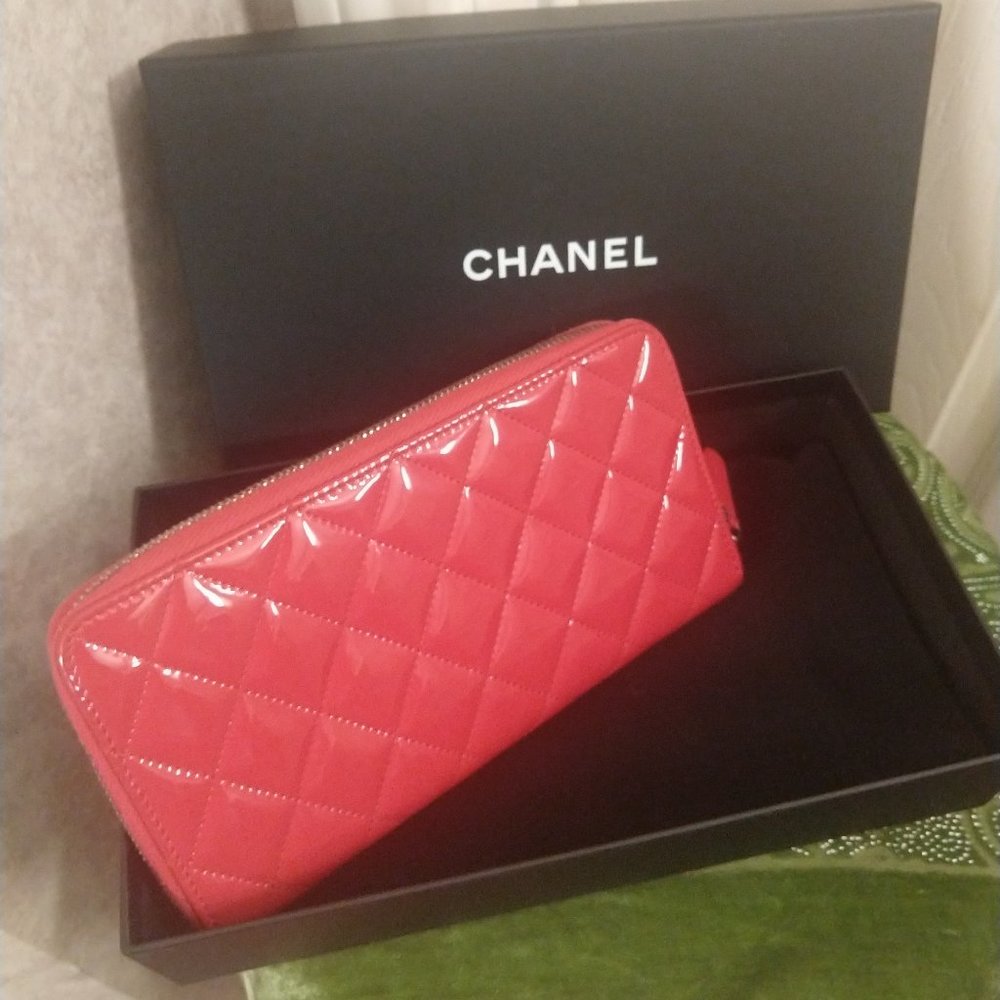 Chanel Patent Leather Large Zip Wallet - Picture 2 of 16